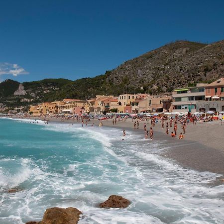Fornaci 9 Rivieraholiday Pietra Ligure Bagian luar foto